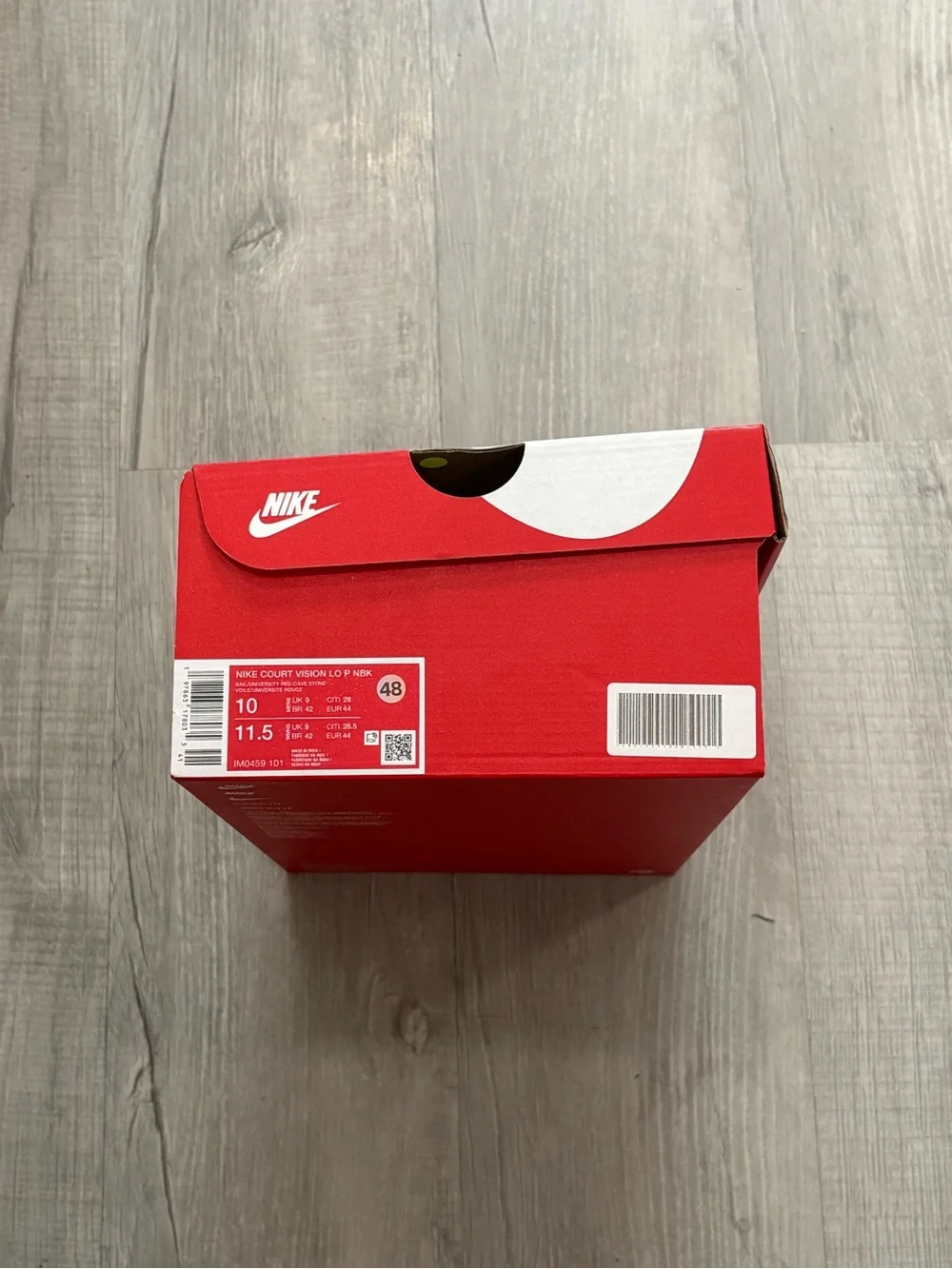 Nike Men’s Low-Top Sneakers - White/Gray with Red Swoosh. BNWT size 10 AT-7/48